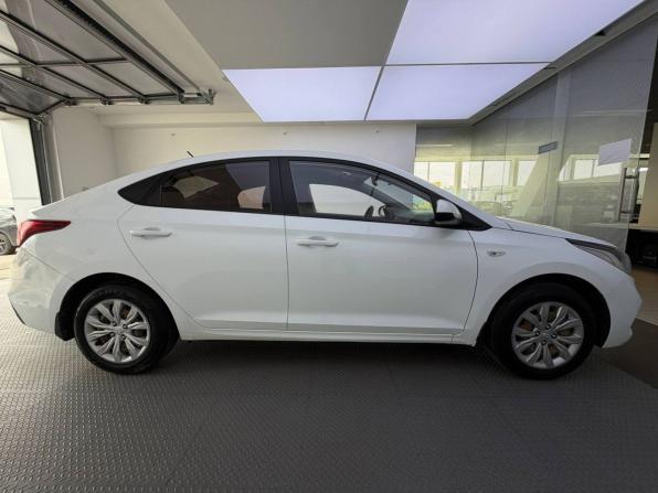 Hyundai Solaris II с пробегом 2018 года, цена 1 055 000 рублей, 190000 км, седан, Автокод Объявления