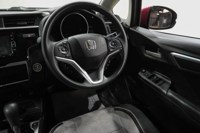 Honda Fit III Рестайлинг с пробегом 2019 года, цена 1 199 000 рублей, 106000 км, хэтчбек, Автокод Объявления