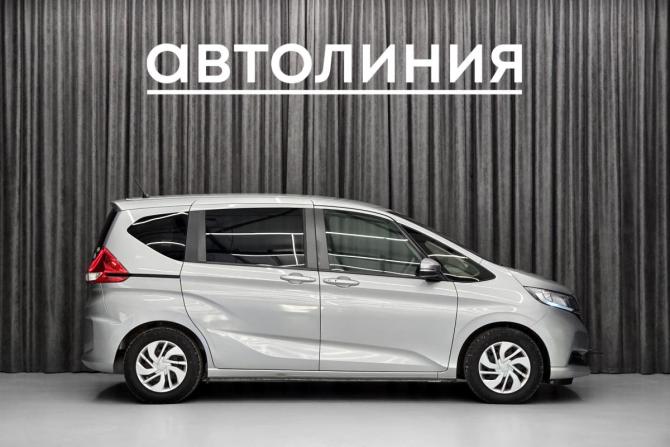Honda Freed II Рестайлинг с пробегом 2019 года, цена 1 450 000 рублей, 131000 км, компактвэн, Автокод Объявления