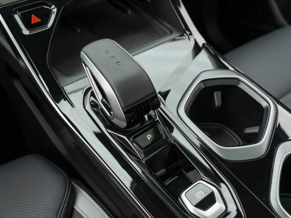 Geely Atlas II с пробегом 2024 года, цена 3 240 000 рублей, 12887 км, внедорожник, Автокод Объявления