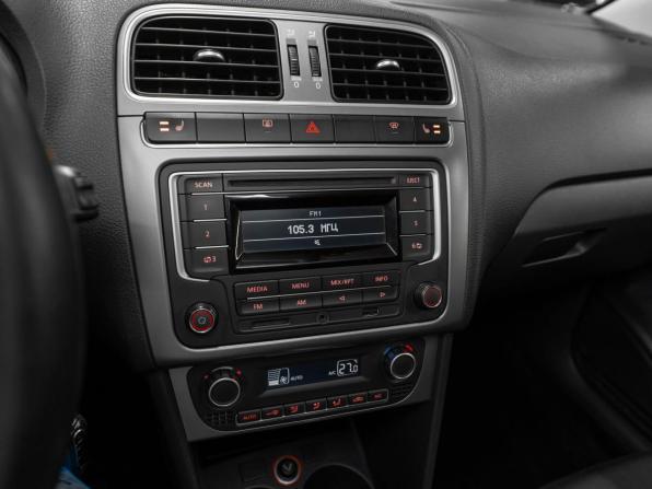 Volkswagen Polo V с пробегом 2015 года, цена 930 000 рублей, 177784 км, седан, Автокод Объявления