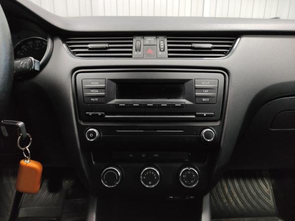 Skoda Octavia III (A7) с пробегом 2013 года, цена 890 000 рублей, 255065 км, лифтбек, Автокод Объявления