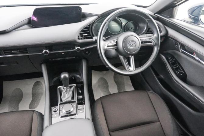 Mazda 3 IV (BP) с пробегом 2021 года, цена 2 069 000 рублей, 13250 км, хэтчбек, Автокод Объявления