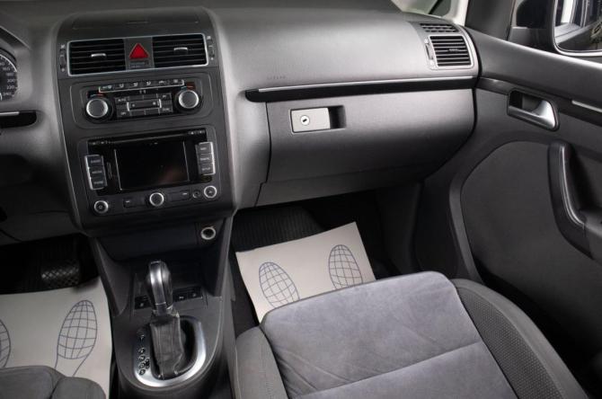 Volkswagen Touran I Рестайлинг с пробегом 2011 года, цена 1 299 000 рублей, 290000 км, компактвэн, Автокод Объявления