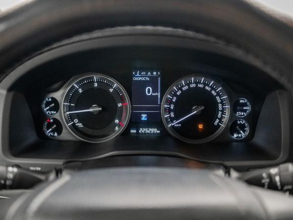 Toyota Land Cruiser 200 Series Рестайлинг 2 с пробегом 2016 года, цена 6 360 000 рублей, 225299 км, внедорожник, Автокод Объявления