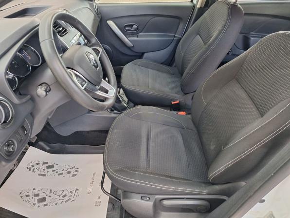 Renault Logan II Рестайлинг с пробегом 2022 года, цена 850 000 рублей, 165192 км, седан, Автокод Объявления