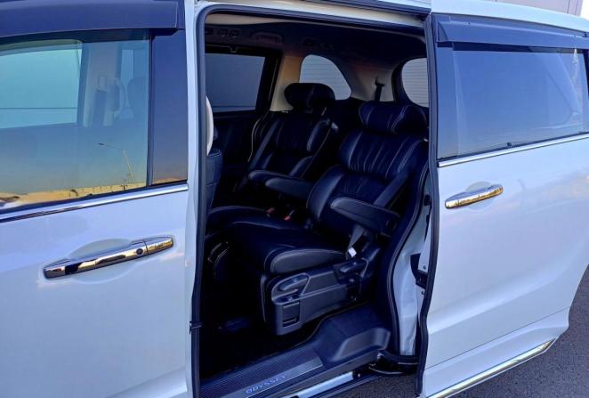 Honda Odyssey V Рестайлинг с пробегом 2018 года, цена 2 910 000 рублей, 119799 км, минивэн, Автокод Объявления