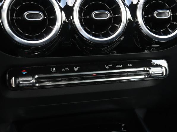 Mercedes-Benz GLA II (H247) с пробегом 2021 года, цена 3 070 000 рублей, 73917 км, внедорожник, Автокод Объявления