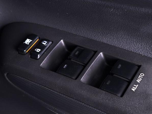 Toyota Wish II Рестайлинг с пробегом 2012 года, цена 1 049 000 рублей, 120000 км, минивэн, Автокод Объявления