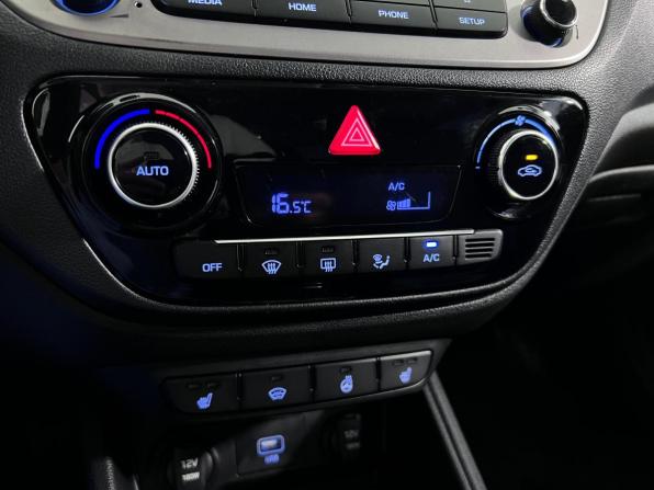 Hyundai Solaris II с пробегом 2019 года, цена 1 420 000 рублей, 103800 км, седан, Автокод Объявления