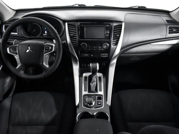 Mitsubishi Pajero Sport III с пробегом 2017 года, цена 2 690 000 рублей, 118113 км, внедорожник, Автокод Объявления