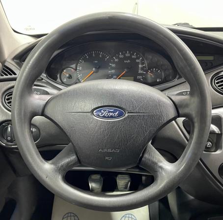 Ford Focus I Рестайлинг с пробегом 2005 года, цена 240 000 рублей, 290000 км, седан, Автокод Объявления