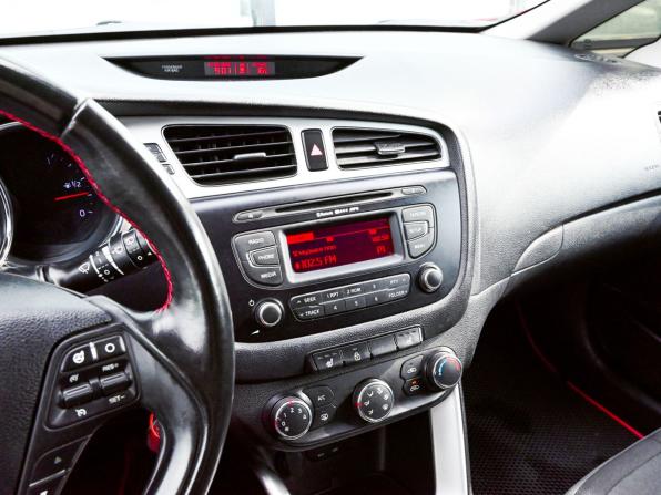 Kia Ceed II с пробегом 2014 года, цена 1 009 000 рублей, 143363 км, хэтчбек, Автокод Объявления