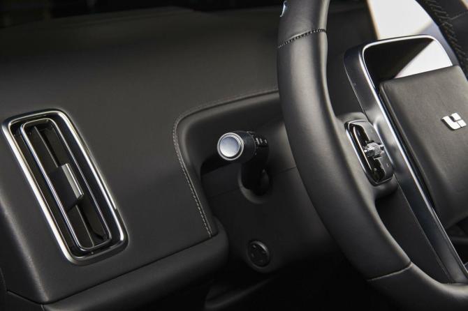 Новый Li Auto (Lixiang) L9 I Рестайлинг 2025 года, цена 12 049 000 рублей, внедорожник, Автокод Объявления