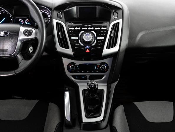 Ford Focus III с пробегом 2013 года, цена 840 000 рублей, 240314 км, седан, Автокод Объявления