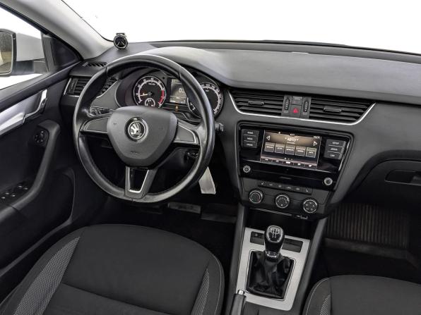 Skoda Octavia III (A7) Рестайлинг с пробегом 2019 года, цена 1 280 000 рублей, 182798 км, лифтбек, Автокод Объявления