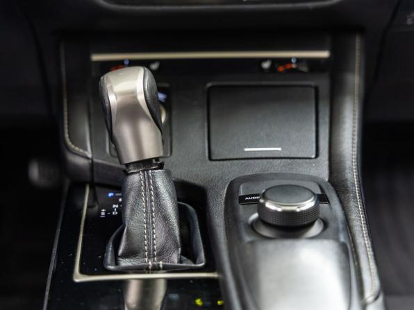 Lexus ES VI Рестайлинг с пробегом 2015 года, цена 2 288 000 рублей, 176582 км, седан, Автокод Объявления