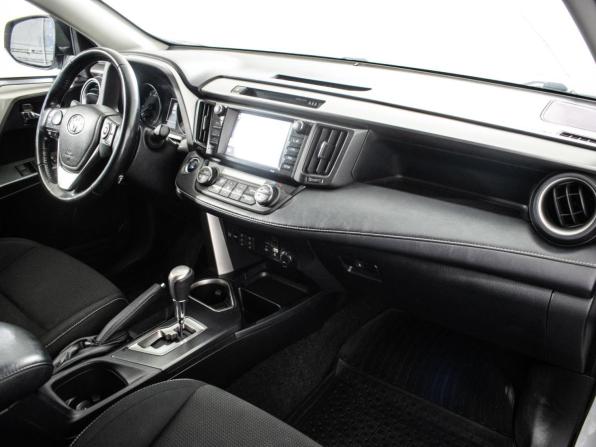 Toyota RAV4 IV (XA40) Рестайлинг с пробегом 2018 года, цена 1 690 000 рублей, 385285 км, внедорожник, Автокод Объявления