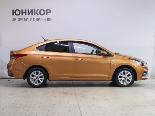 Hyundai Solaris II с пробегом 2017 года, цена 1 219 000 рублей, 113747 км, седан, Автокод Объявления