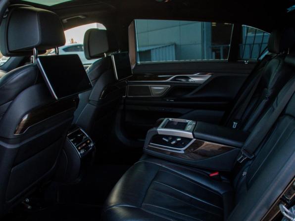 BMW 7 серии VI (G11/G12) Рестайлинг с пробегом 2019 года, цена 4 299 000 рублей, 219000 км, седан, Автокод Объявления
