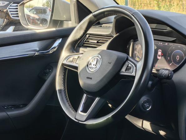 Skoda Octavia III (A7) Рестайлинг с пробегом 2019 года, цена 2 439 000 рублей, 80600 км, лифтбек, Автокод Объявления