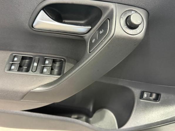 Volkswagen Polo V Рестайлинг с пробегом 2017 года, цена 1 085 000 рублей, 106750 км, седан, Автокод Объявления