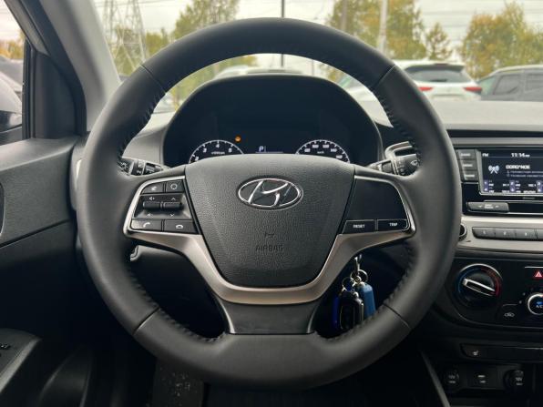 Hyundai Solaris II Рестайлинг с пробегом 2021 года, цена 1 579 700 рублей, 49768 км, седан, Автокод Объявления