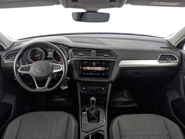 Volkswagen Tiguan II Рестайлинг с пробегом 2021 года, цена 2 740 000 рублей, 49413 км, внедорожник, Автокод Объявления