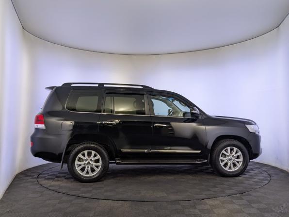 Toyota Land Cruiser 200 Series Рестайлинг 2 с пробегом 2020 года, цена 7 850 000 рублей, 136625 км, внедорожник, Автокод Объявления
