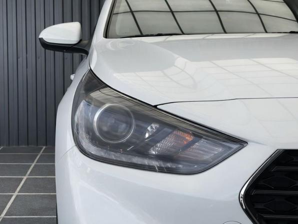Hyundai Solaris II с пробегом 2017 года, цена 1 282 999 рублей, 98327 км, седан, Автокод Объявления