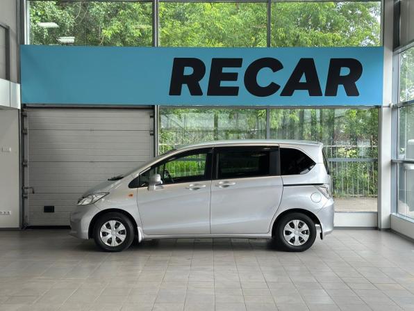 Honda Freed I Рестайлинг с пробегом 2012 года, цена 1 220 000 рублей, 61981 км, компактвэн, Автокод Объявления