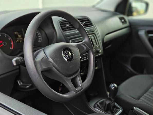 Volkswagen Polo V Рестайлинг с пробегом 2018 года, цена 999 000 рублей, 107200 км, седан, Автокод Объявления