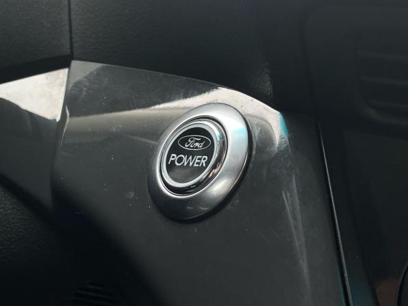 Ford Kuga II с пробегом 2013 года, цена 1 327 000 рублей, 175671 км, внедорожник, Автокод Объявления