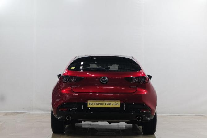 Mazda 3 IV (BP) с пробегом 2021 года, цена 1 869 000 рублей, 28000 км, хэтчбек, Автокод Объявления