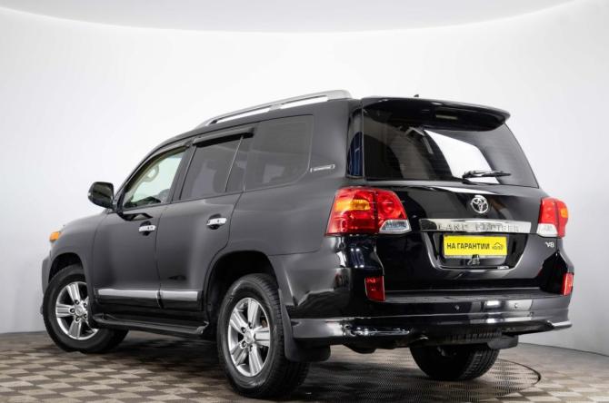 Toyota Land Cruiser 200 Series Рестайлинг 1 с пробегом 2015 года, цена 4 049 000 рублей, 181245 км, внедорожник, Автокод Объявления