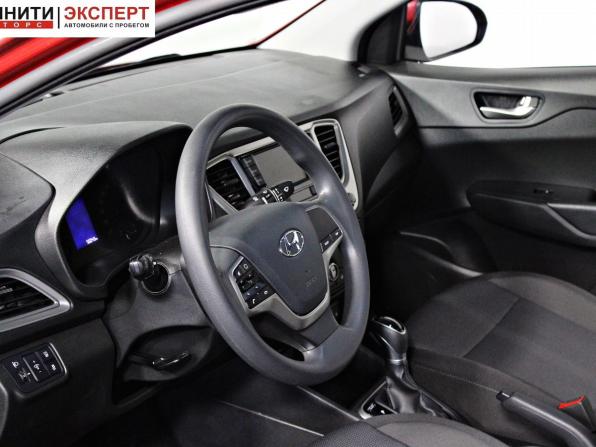 Hyundai Solaris II Рестайлинг с пробегом 2021 года, цена 1 697 000 рублей, 56042 км, седан, Автокод Объявления