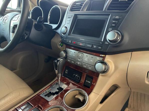 Toyota Highlander II (XU40) Рестайлинг с пробегом 2011 года, цена 1 725 000 рублей, 210000 км, внедорожник, Автокод Объявления