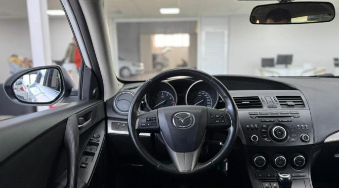 Mazda 3 II (BL) Рестайлинг с пробегом 2012 года, цена 989 000 рублей, 137000 км, хэтчбек, Автокод Объявления