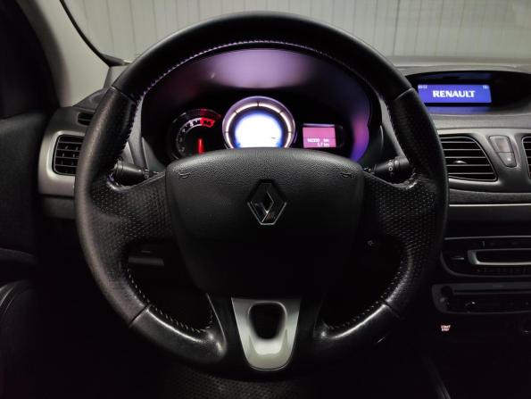 Renault Fluence I Рестайлинг с пробегом 2013 года, цена 650 000 рублей, 143000 км, седан, Автокод Объявления