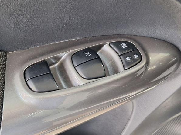 Nissan Juke I с пробегом 2012 года, цена 935 000 рублей, 177197 км, внедорожник, Автокод Объявления