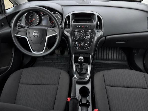 Opel Astra J с пробегом 2011 года, цена 626 000 рублей, 151465 км, хэтчбек, Автокод Объявления