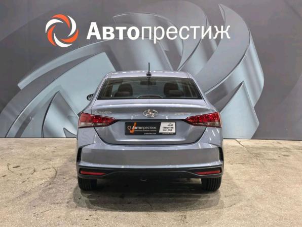 Hyundai Solaris II с пробегом 2020 года, цена 1 375 000 рублей, 77123 км, седан, Автокод Объявления