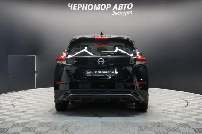 Nissan Leaf II (ZE1) с пробегом 2023 года, цена 2 570 000 рублей, 32000 км, хэтчбек, Автокод Объявления