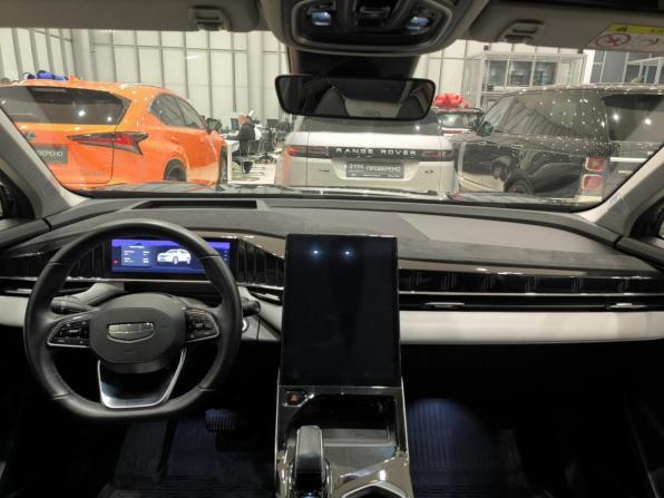 Geely Atlas II с пробегом 2024 года, цена 2 690 000 рублей, 69468 км, внедорожник, Автокод Объявления