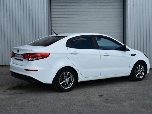 Kia Rio III Рестайлинг с пробегом 2016 года, цена 899 000 рублей, 168657 км, седан, Автокод Объявления