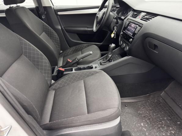Skoda Octavia III (A7) Рестайлинг с пробегом 2017 года, цена 1 440 000 рублей, 102578 км, лифтбек, Автокод Объявления