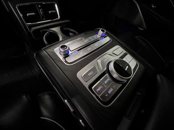Kia K900 II с пробегом 2019 года, цена 3 750 000 рублей, 71015 км, седан, Автокод Объявления