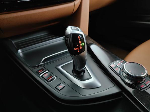 BMW 3 серии VI (F3x) Рестайлинг с пробегом 2017 года, цена 2 555 000 рублей, 121614 км, седан, Автокод Объявления