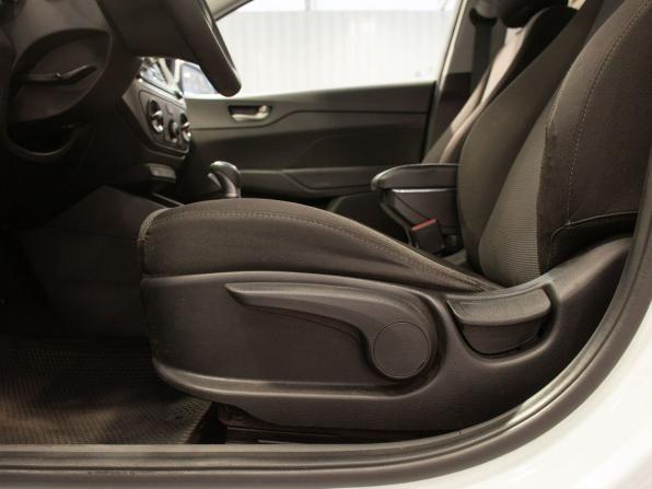 Hyundai Solaris II с пробегом 2018 года, цена 1 245 000 рублей, 181334 км, седан, Автокод Объявления