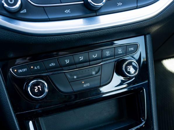 Opel Astra K с пробегом 2019 года, цена 1 299 000 рублей, 203680 км, универсал, Автокод Объявления